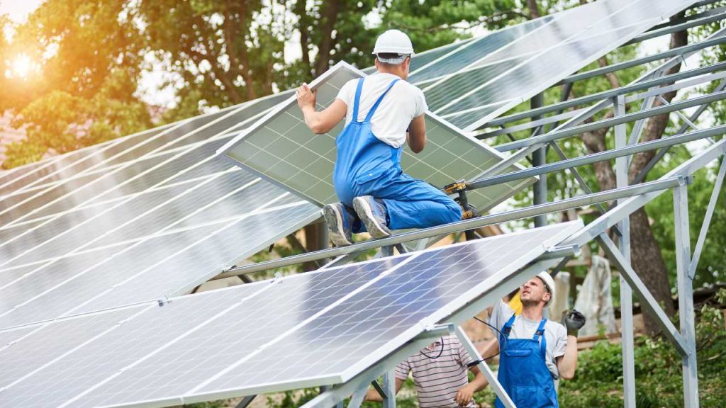 Which Solar Panels Are Best for Commercial Sites? 2 polycrystalline solar panels