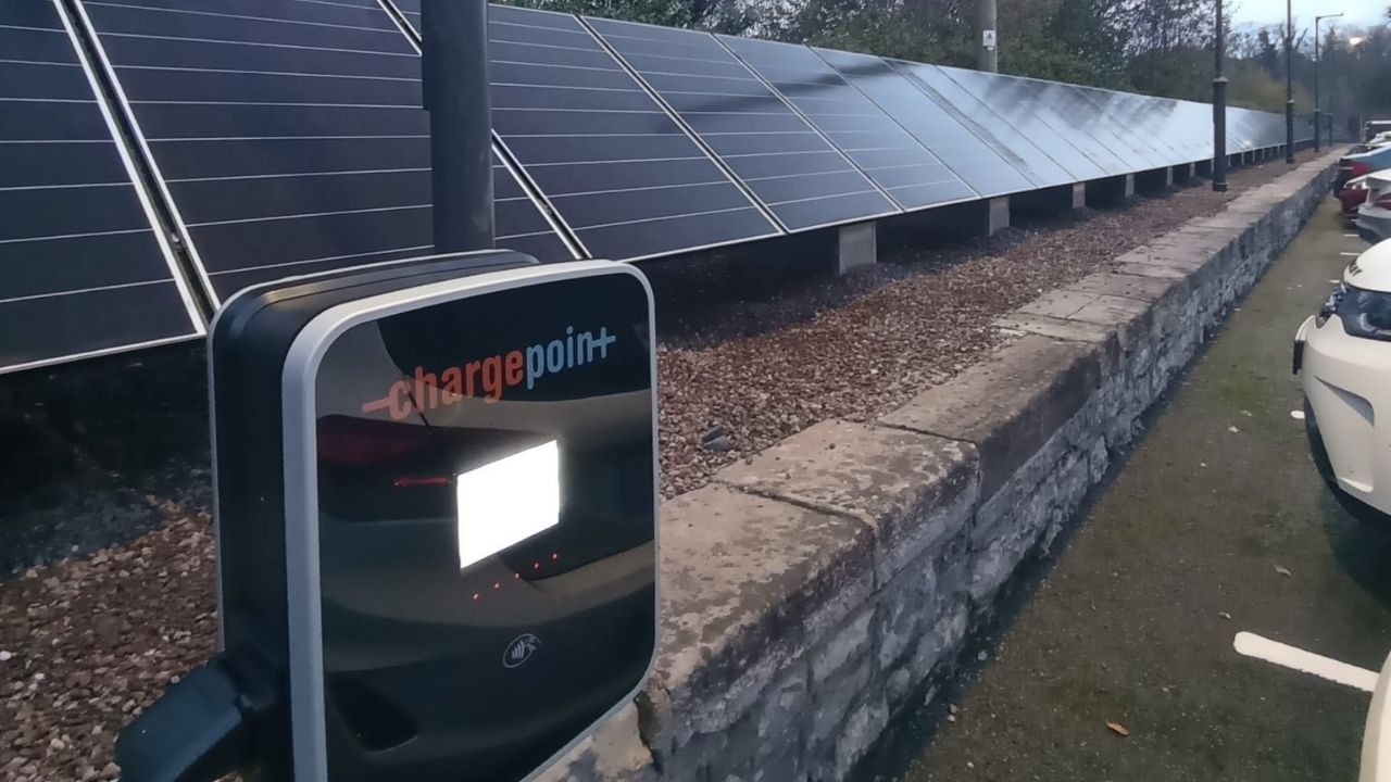 do solar battery chargers really work 1