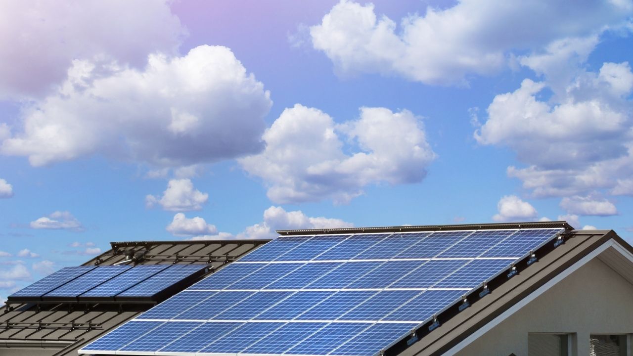 how much roof space needed solar panels 1