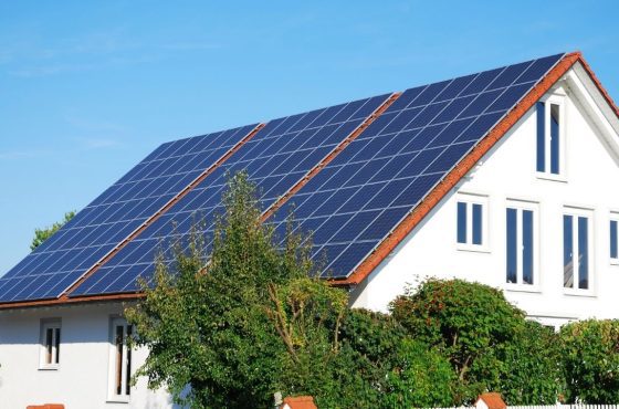 Optimisers Vs Microinverters – Which Works Better in Ireland?