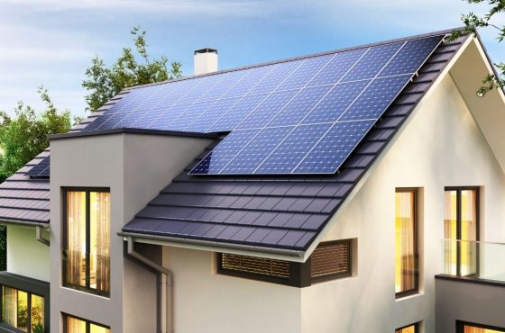 Can You Combine Solar Panels With a Home Battery System?